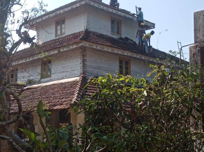 Conservation efforts for the roof of the ancient Dharamashala-Bandaragama