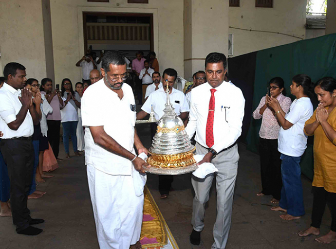 Neelagiriya sacred relics exhibition at Sri Kalyani Dharma Ashram